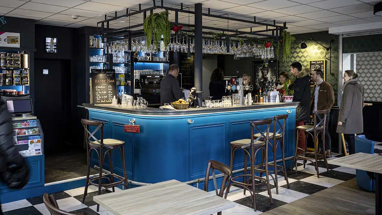 bar