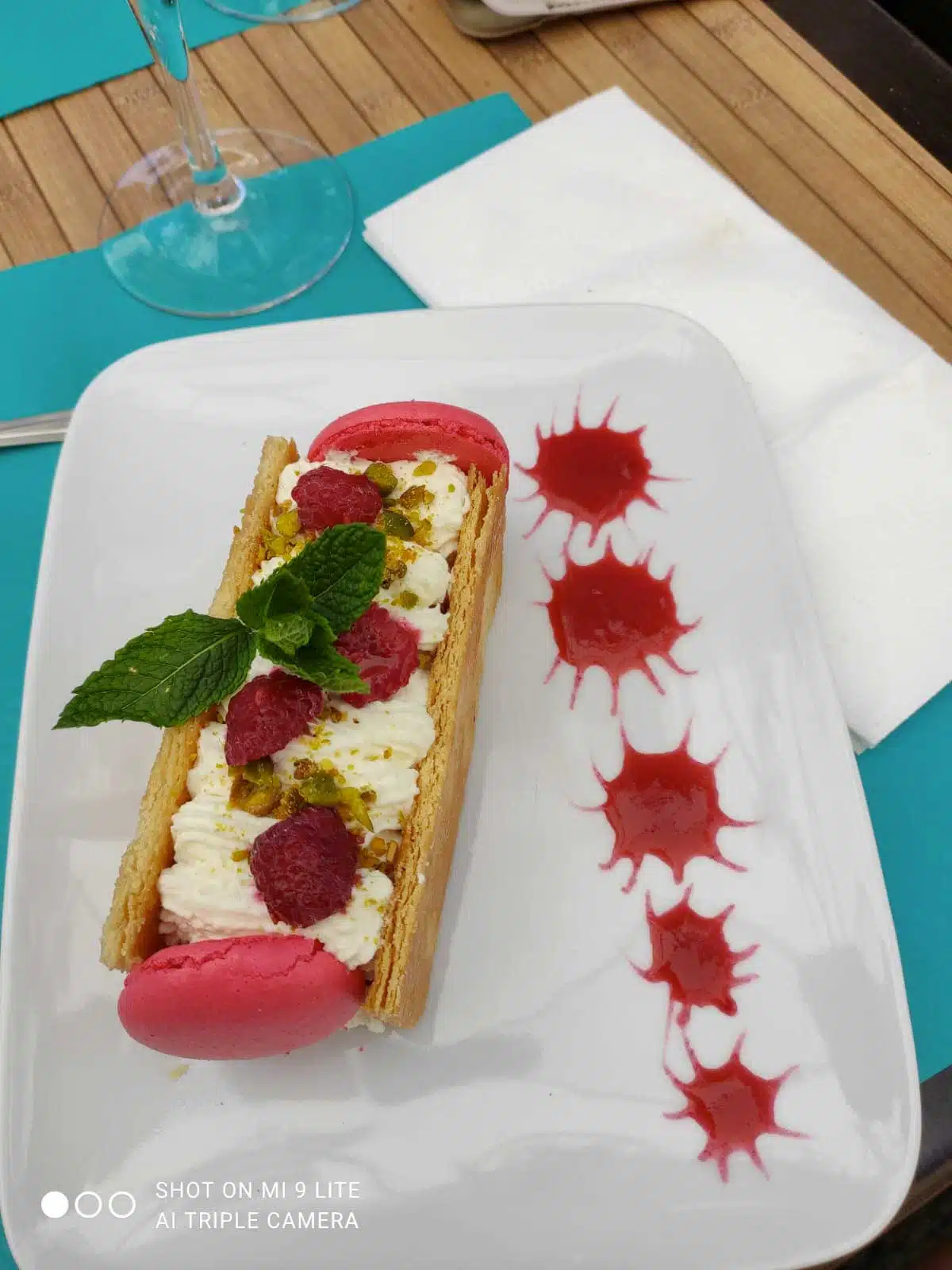 Feuillete framboise